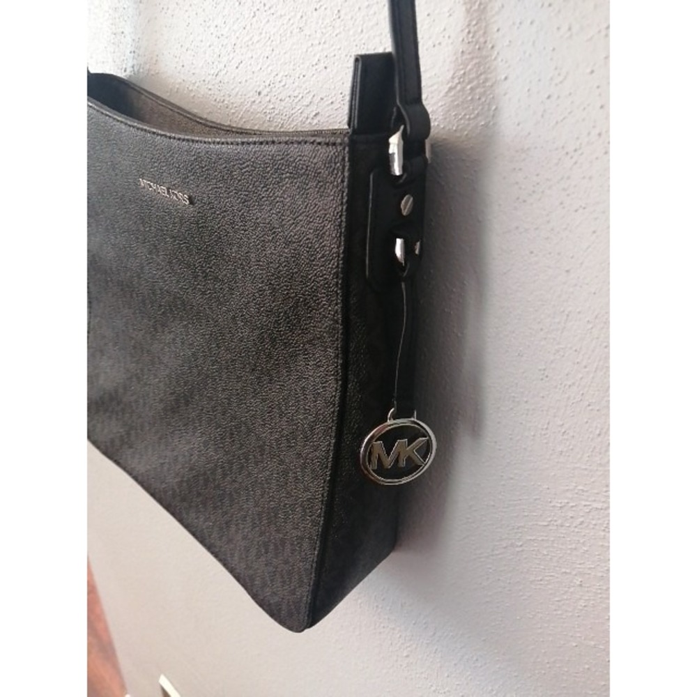 Michael Kors Crossbody Womens Black L Shoulder Bag Leather Jet Set Travel NEW - Picture 7 of 12